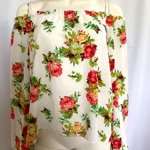 🌸3/$20🌸Floral off the shoulder blouse